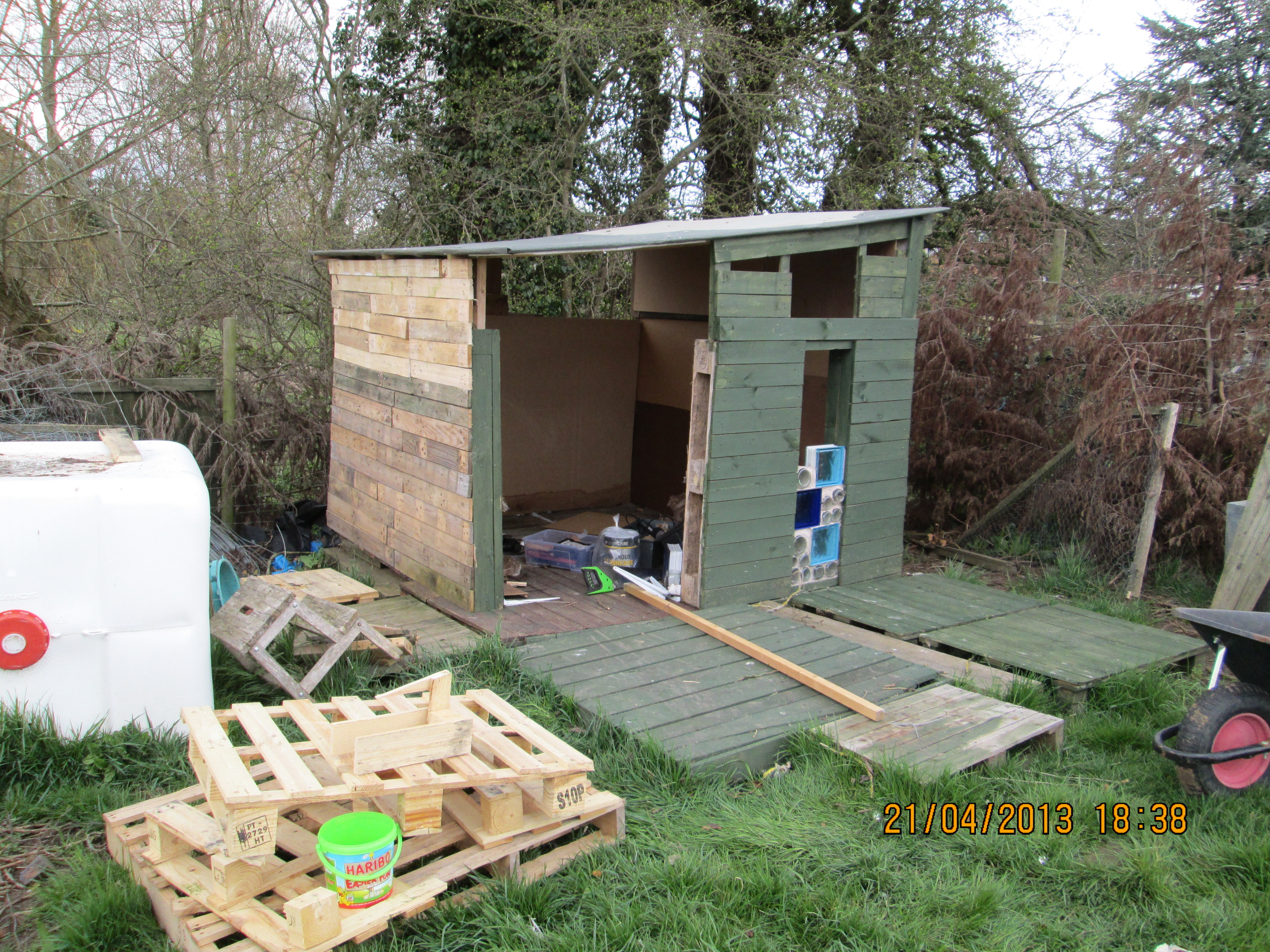 pallet shed sence meadow blog